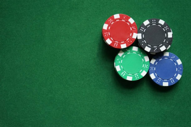 Live blackjack table with dealer and multi-camera feed on slot88ku